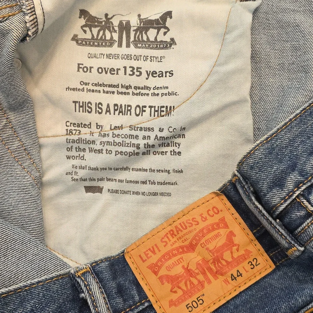 Levis 505 Medium Wash Mens 44x32 Regular Fit Straight Leg Jeans‎ Classic Denim